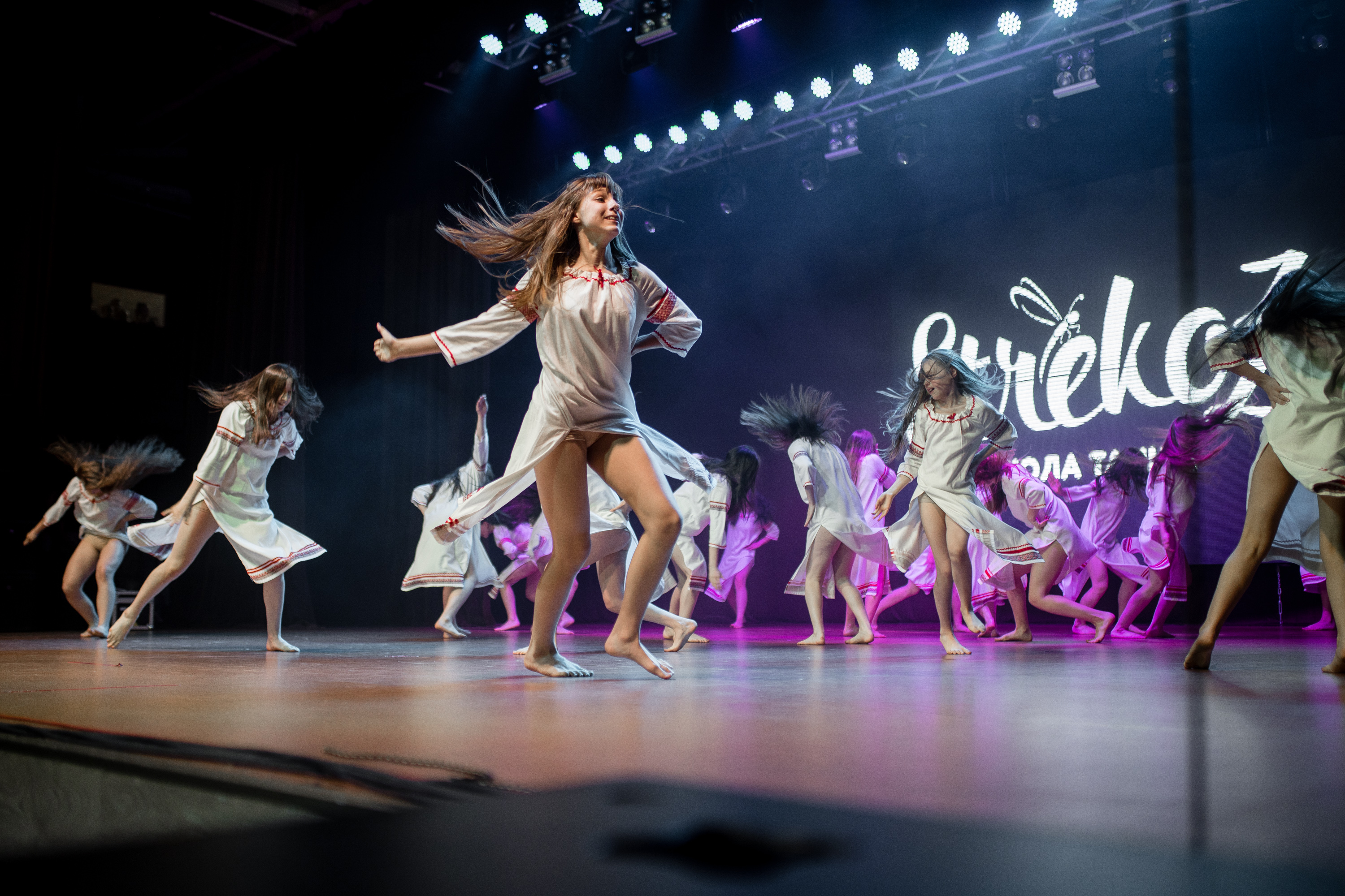 хореографический фестиваль белый. хореографические конкурсы и фестивали 2024. хореографические конкурсы и фестивали 2024. международный конкурс хореографического танца планета танцев. хореография дуэт трио.